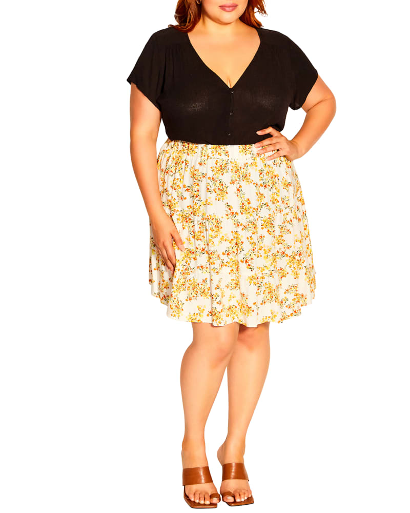 Front of a model wearing a size L SKIRT SORRENTO FL in Citrus Ivory Sorrent by City Chic. | dia_product_style_image_id:288009